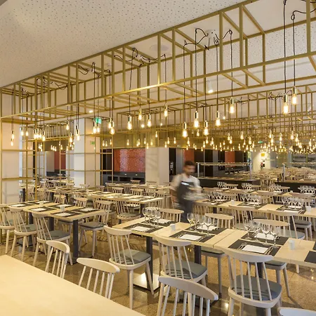 艾斯特拉德伐缇玛酒店 4*