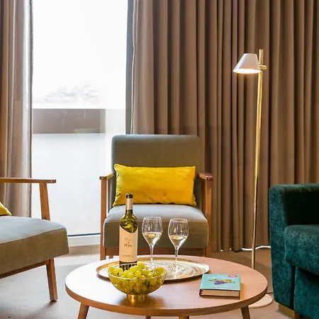 艾斯特拉德伐缇玛酒店 4*