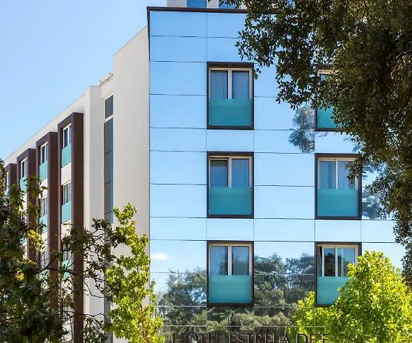 Estrela De ホテル 4*